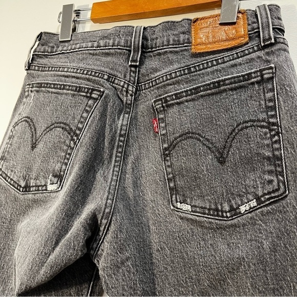 Levi's Wedgie Straight Leg Fray Raw Hem Distressed High Waist Button Fly Jeans - Picture 9 of 15